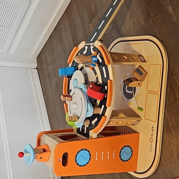 Wooden Space Station - Picture 3 of 7